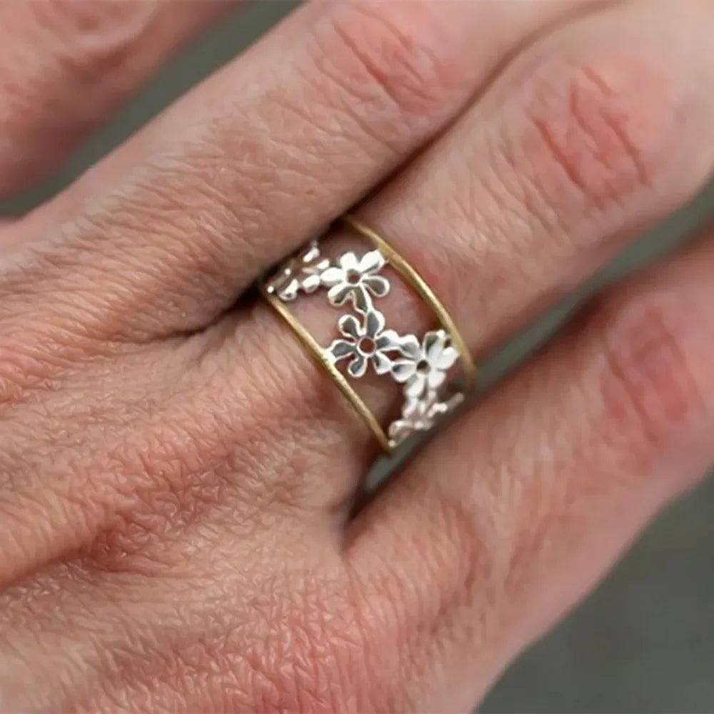 Desislava | Pierścionek Kwiatowa Filigranowa Delikatność